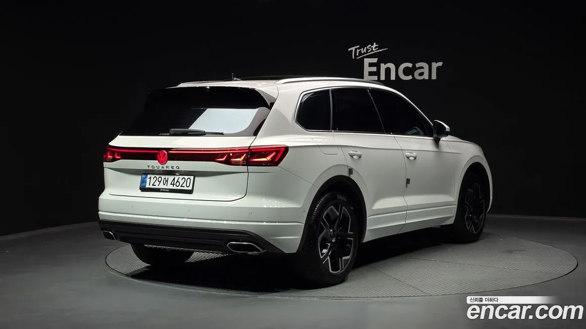 Volkswagen Touareg — фото 7