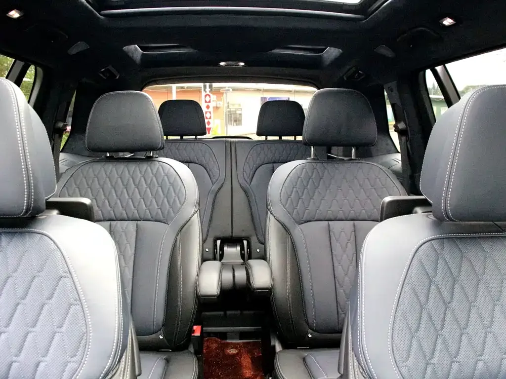BMW X7 — фото 8