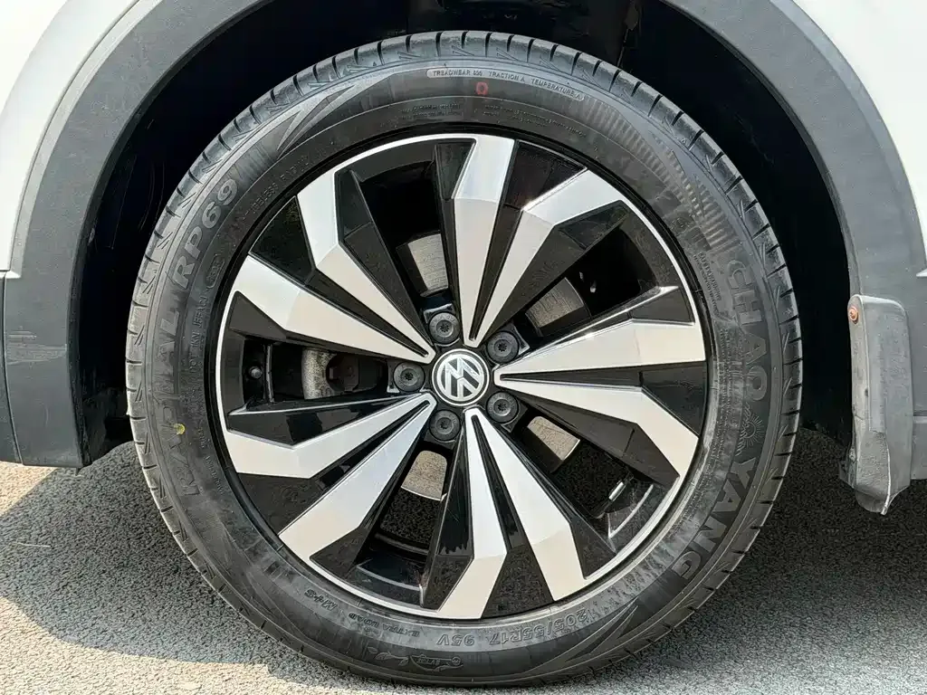 Volkswagen T-Cross — фото 7