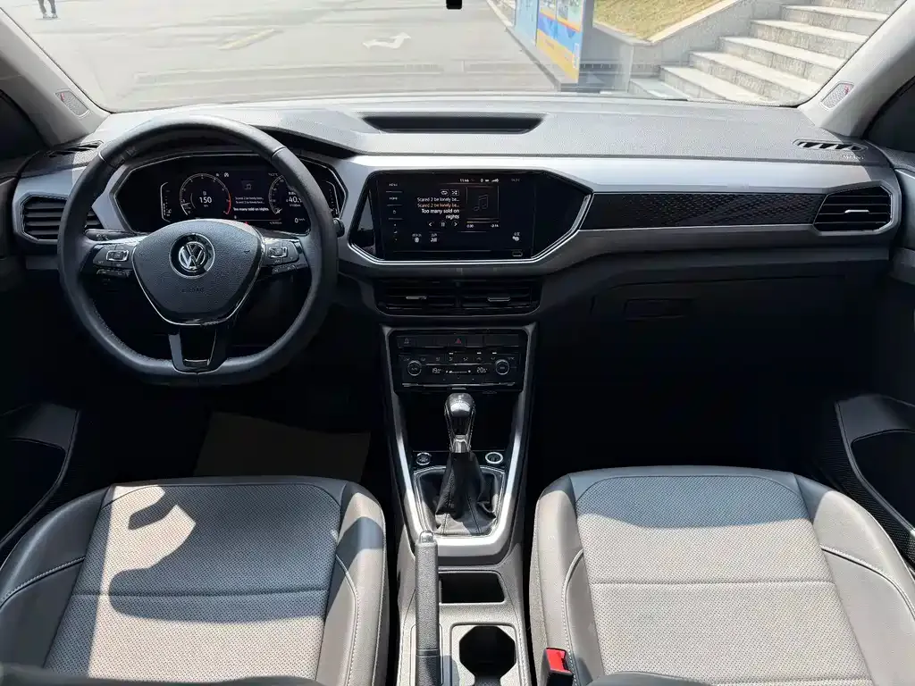 Volkswagen T-Cross — фото 10
