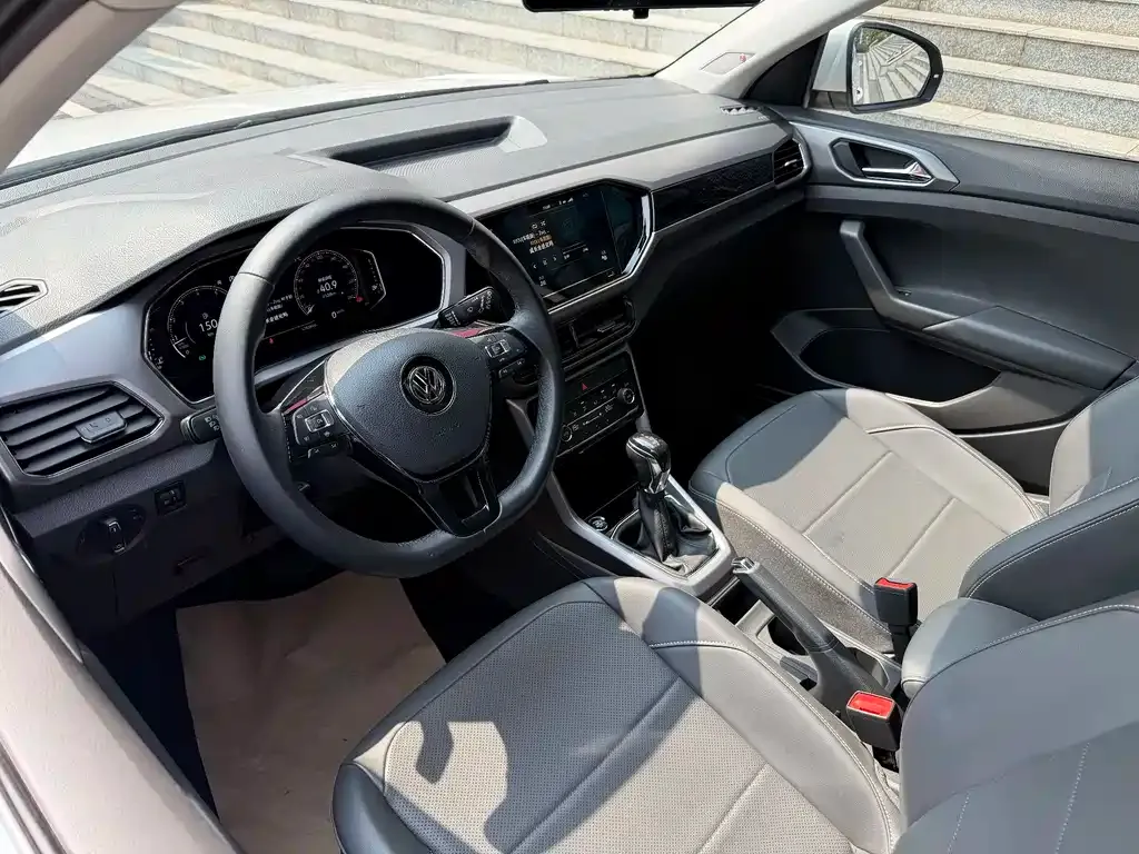 Volkswagen T-Cross — фото 9