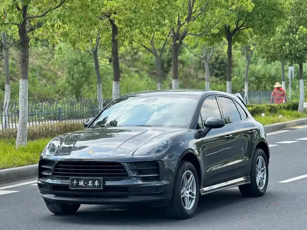 Porsche Macan — фото 1