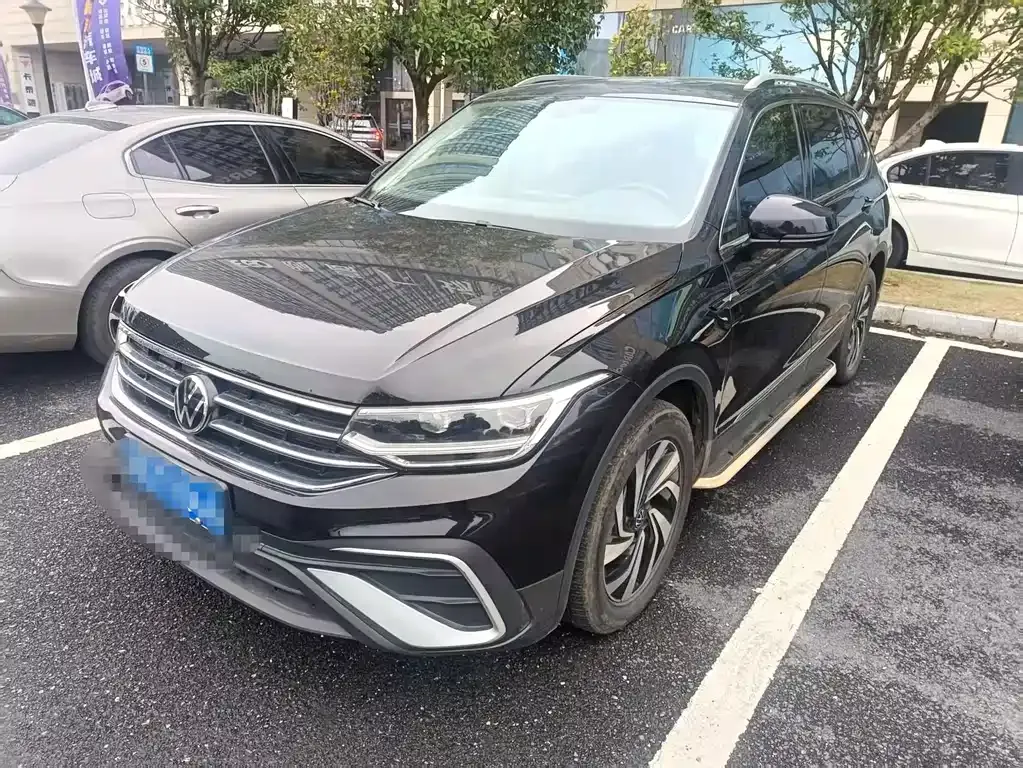 Volkswagen Tiguan L — фото 7