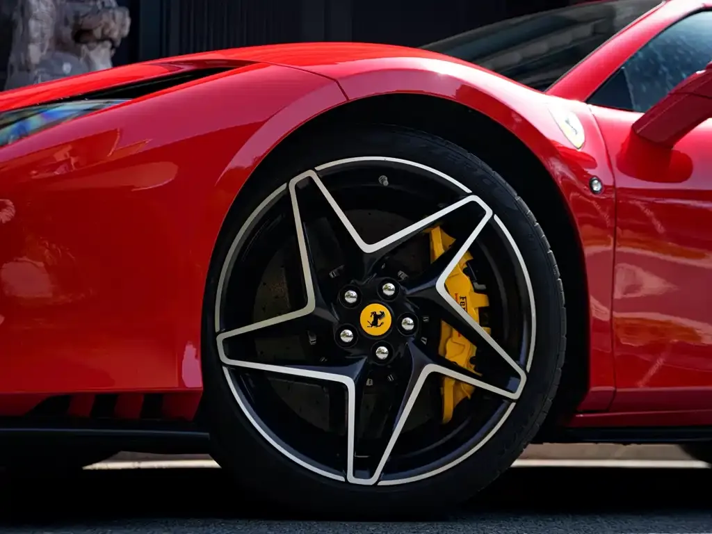 Ferrari F8 — фото 6