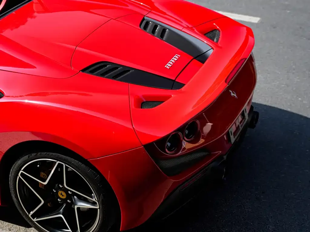 Ferrari F8 — фото 7