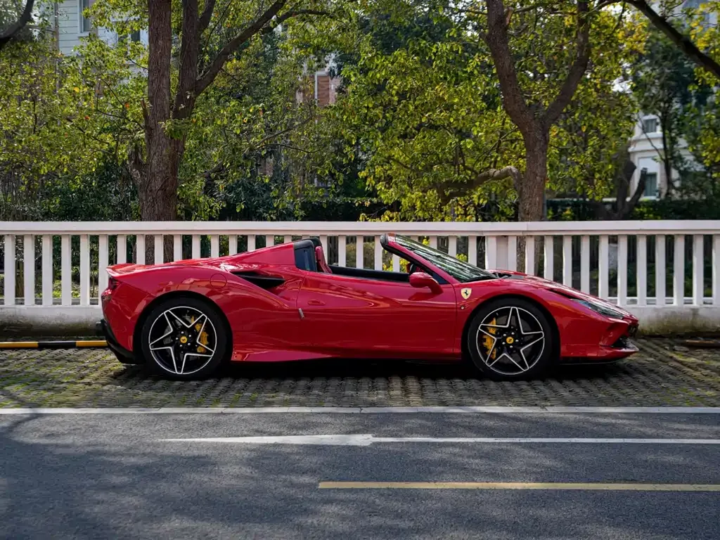 Ferrari F8 — фото 9
