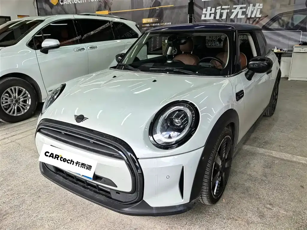 MINI Cooper (3-door) — фото 1
