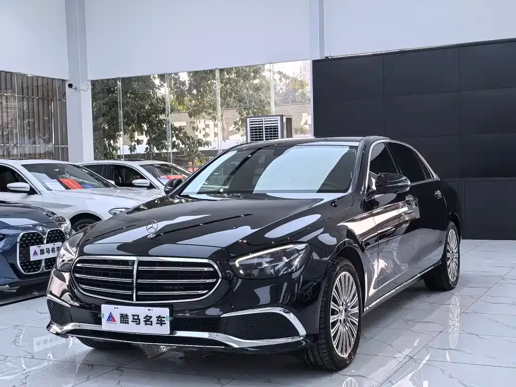 Mercedes-Benz E-Class — фото 1