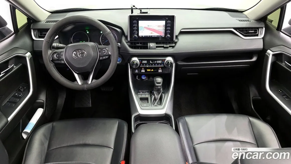 Toyota RAV4 — фото 8