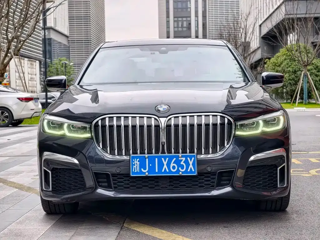 BMW 7 Series — фото 4