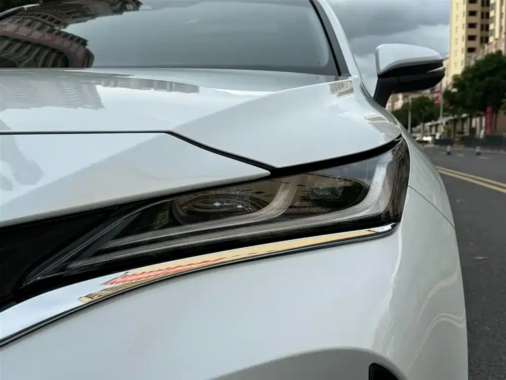 Toyota Harrier — фото 2