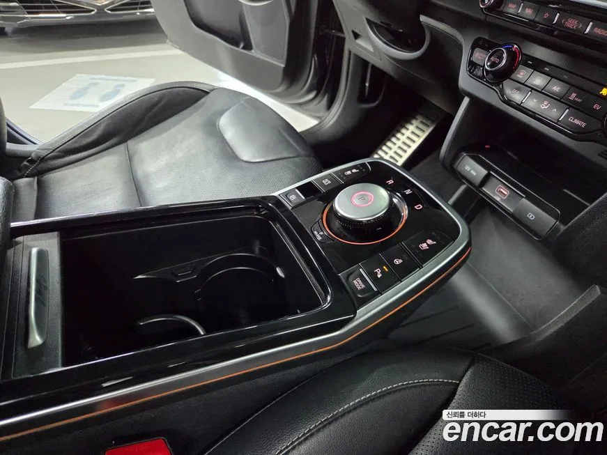 Kia Niro — фото 10