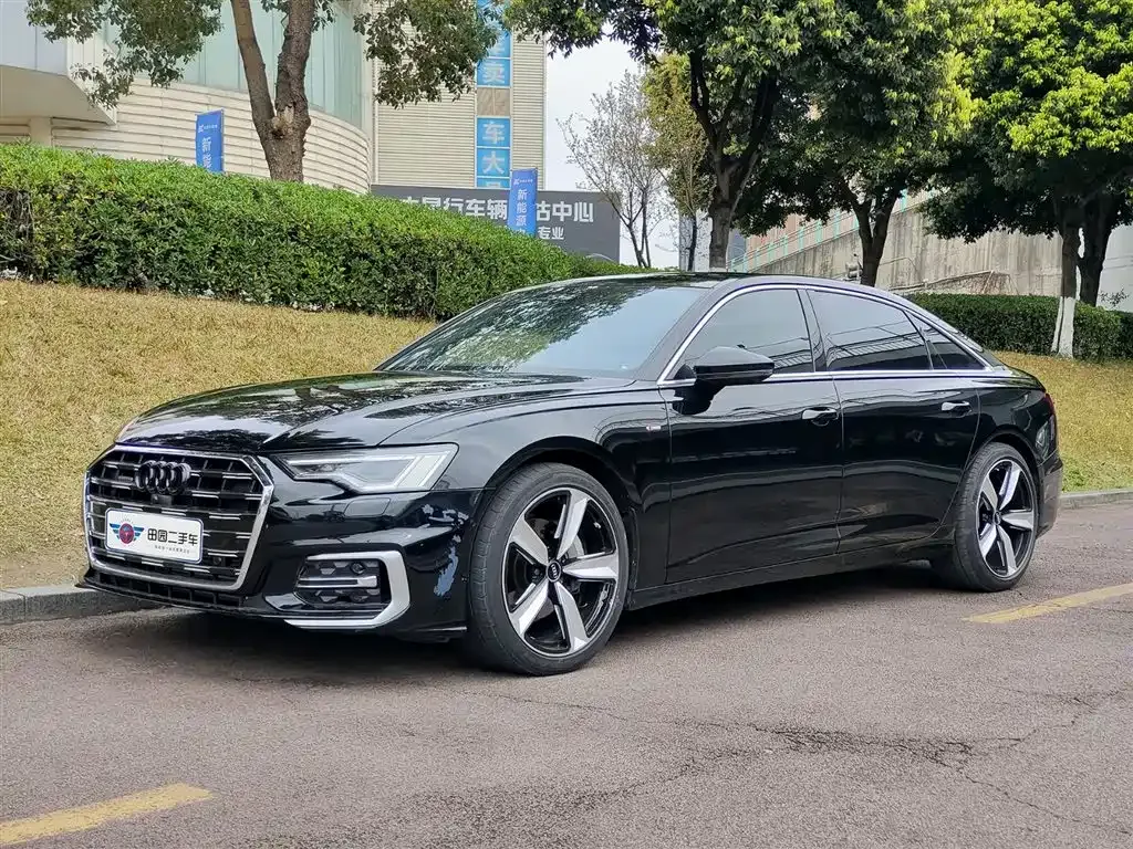 Audi A6L — фото 1