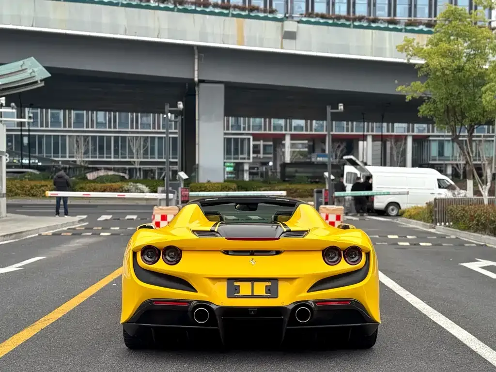 Ferrari F8 — фото 5