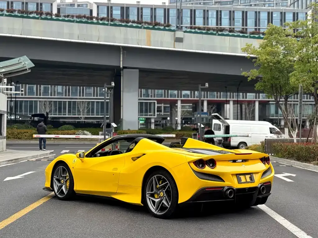 Ferrari F8 — фото 4