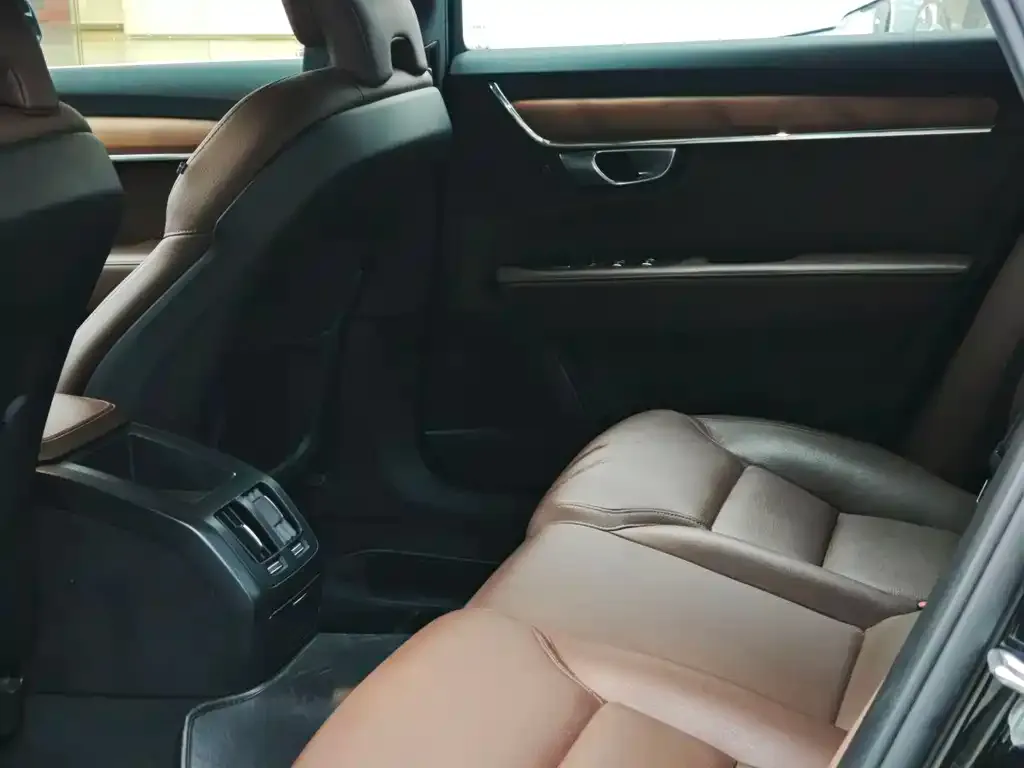 Volvo S90 — фото 4