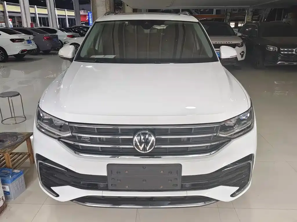 Volkswagen Tiguan L — фото 5