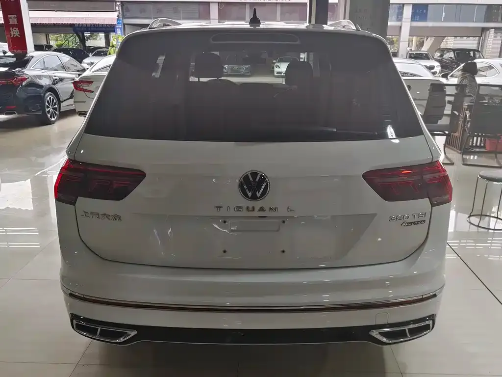Volkswagen Tiguan L — фото 3