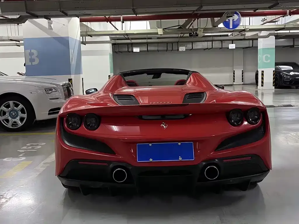 Ferrari F8 — фото 6