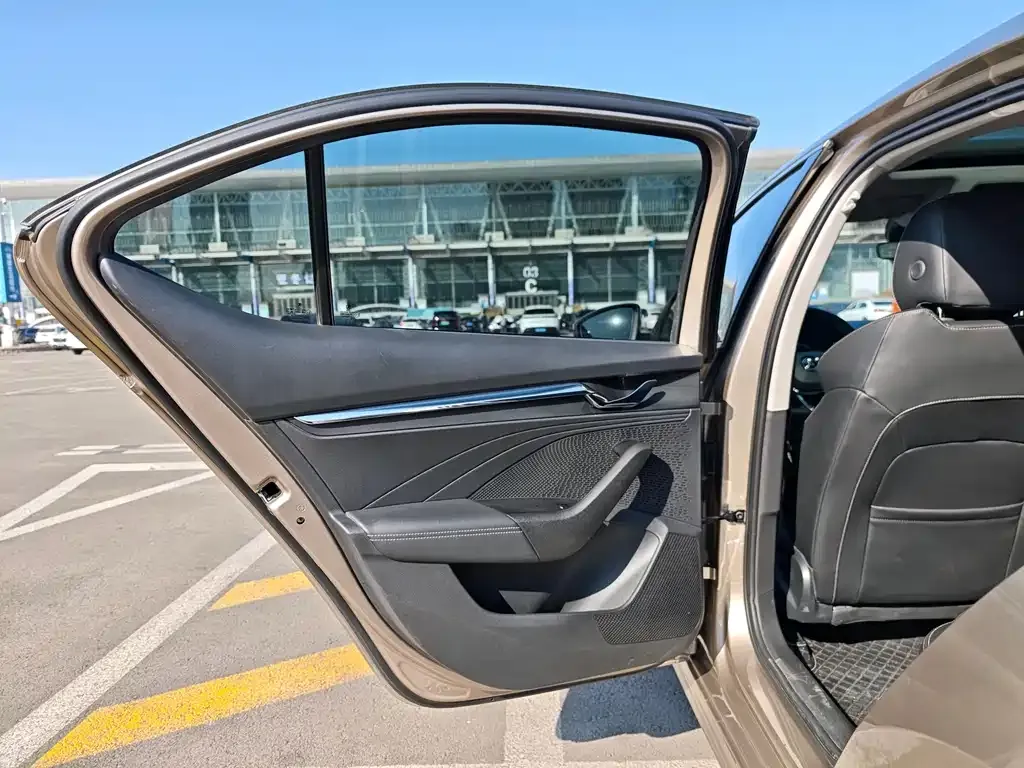 Skoda Octavia — фото 4