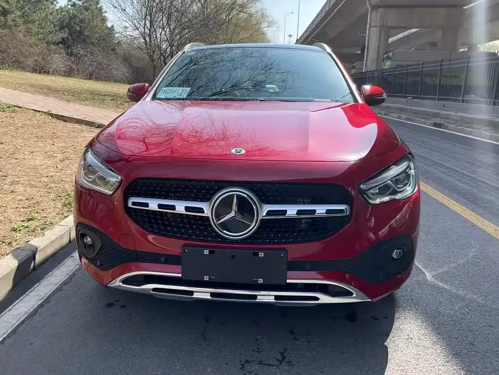Mercedes-Benz GLA — фото 1