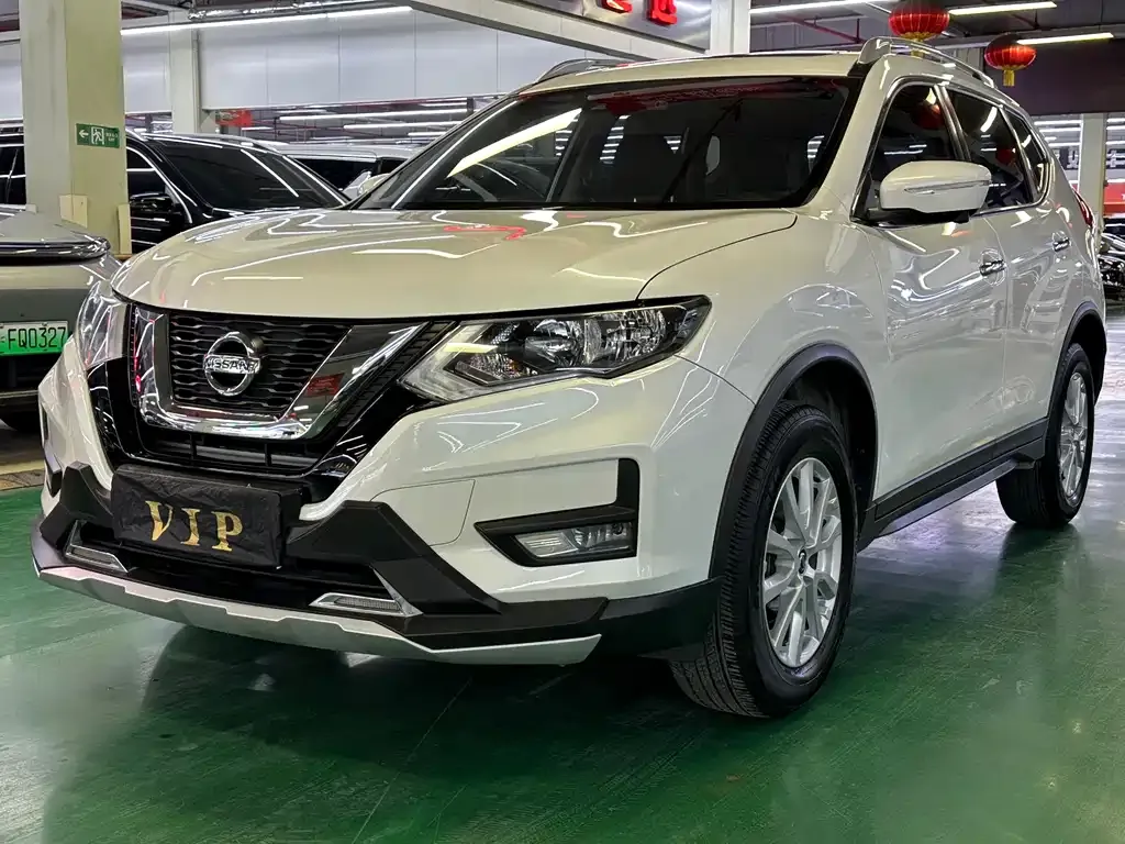 Nissan X-Trail — фото 1
