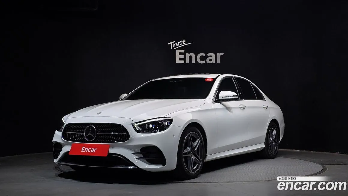 Mercedes-Benz E-Class — фото 1