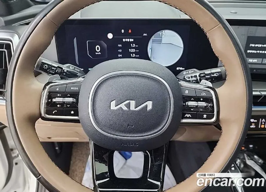 Kia Sorento — фото 10