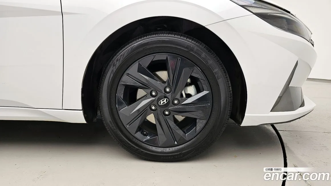 Hyundai AVANTE — фото 10
