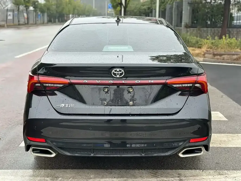 Toyota Avalon — фото 2