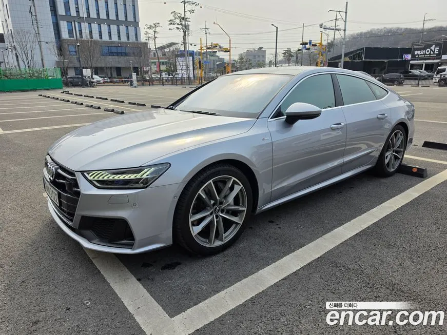 Audi A7 — фото 1