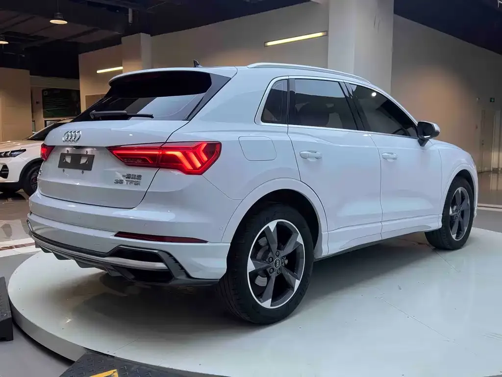 Audi Q3 — фото 5