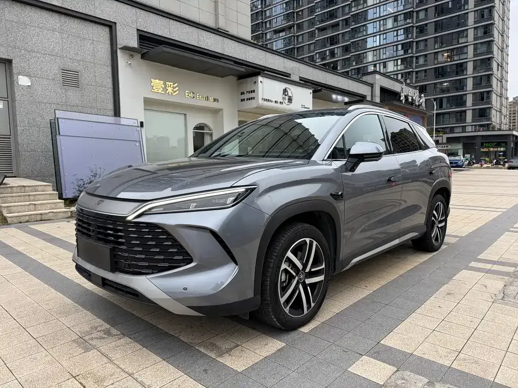 BYD L DM-i — фото 1