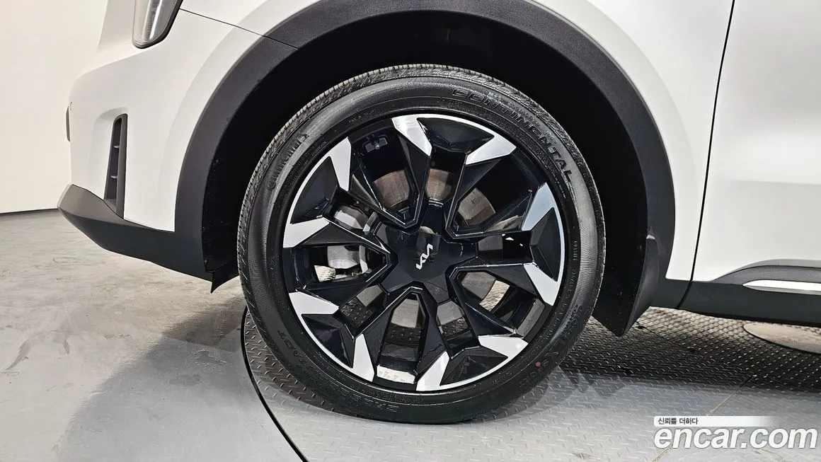 Kia Sorento — фото 10