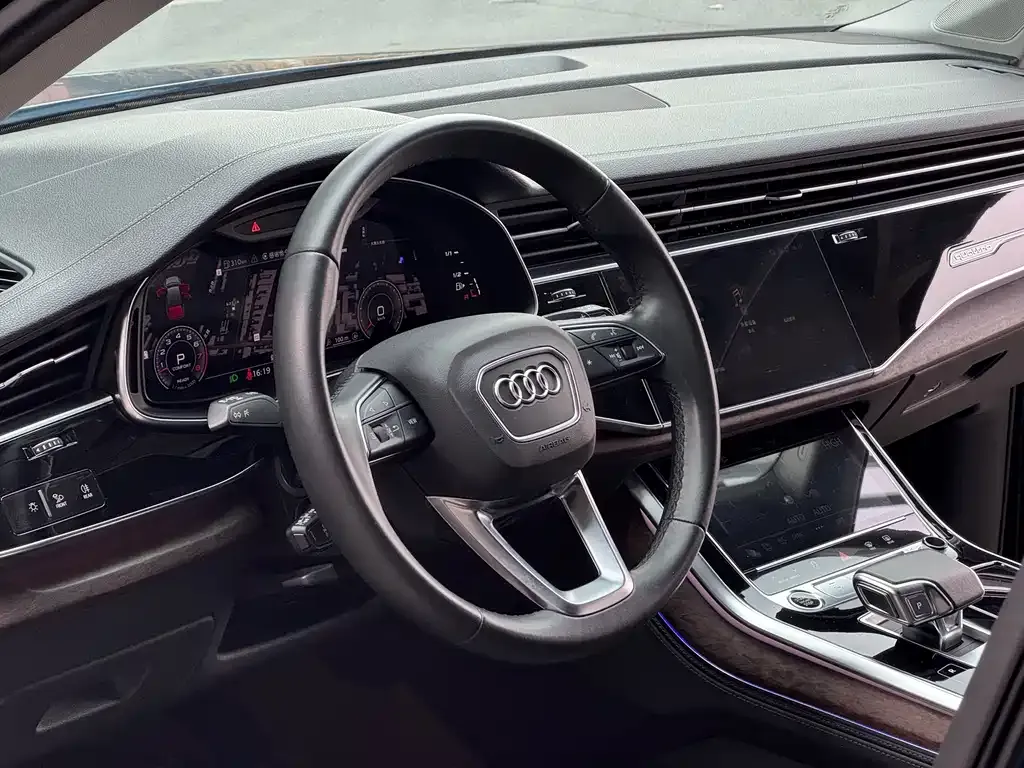 Audi Q7 — фото 2