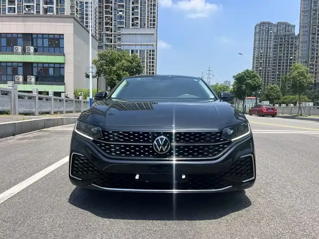 Volkswagen Passat — фото 8