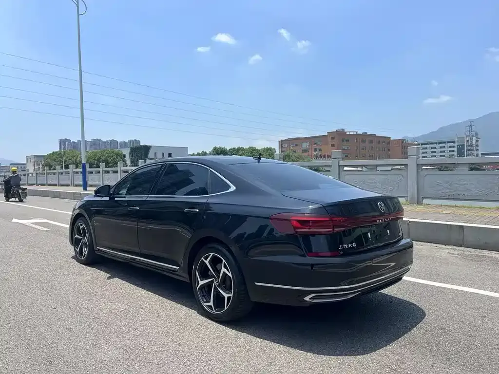 Volkswagen Passat — фото 6