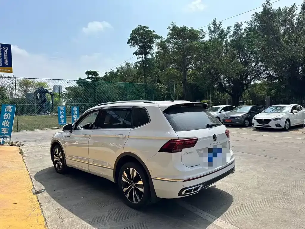 Volkswagen Tiguan L — фото 6