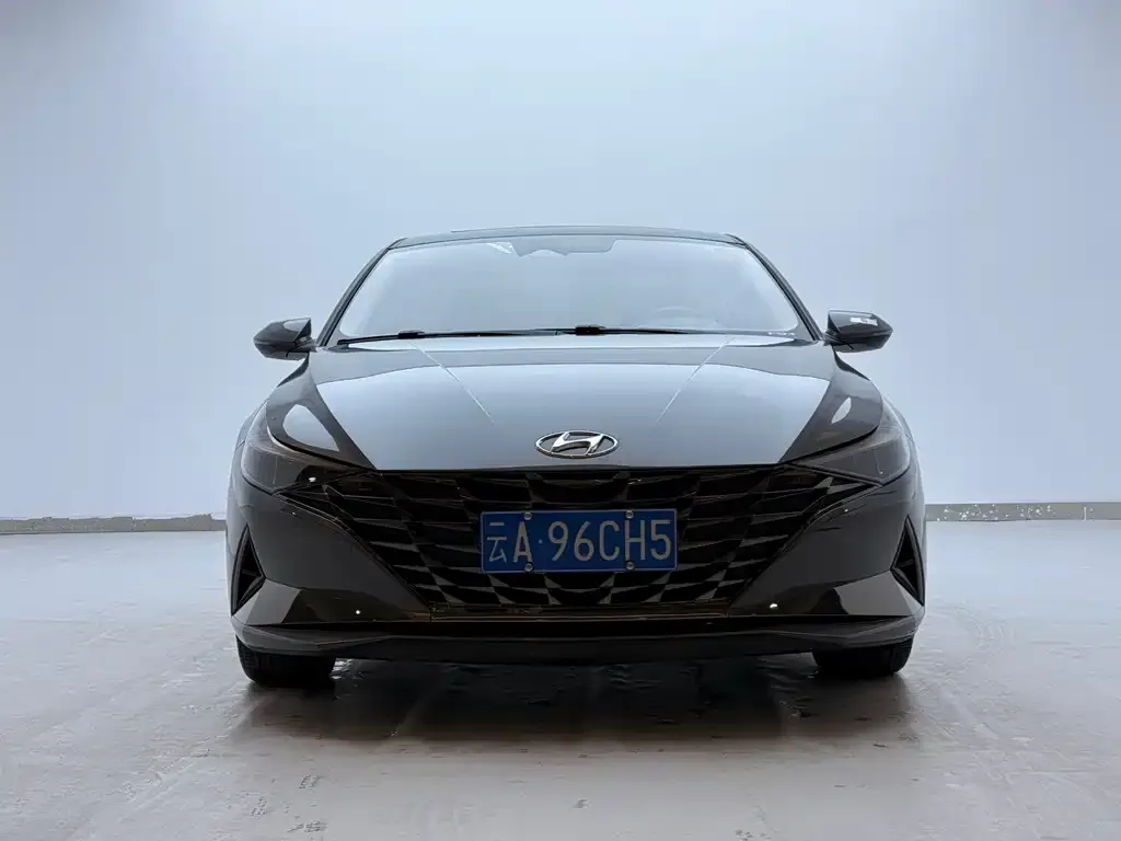 Hyundai Elantra — фото 2