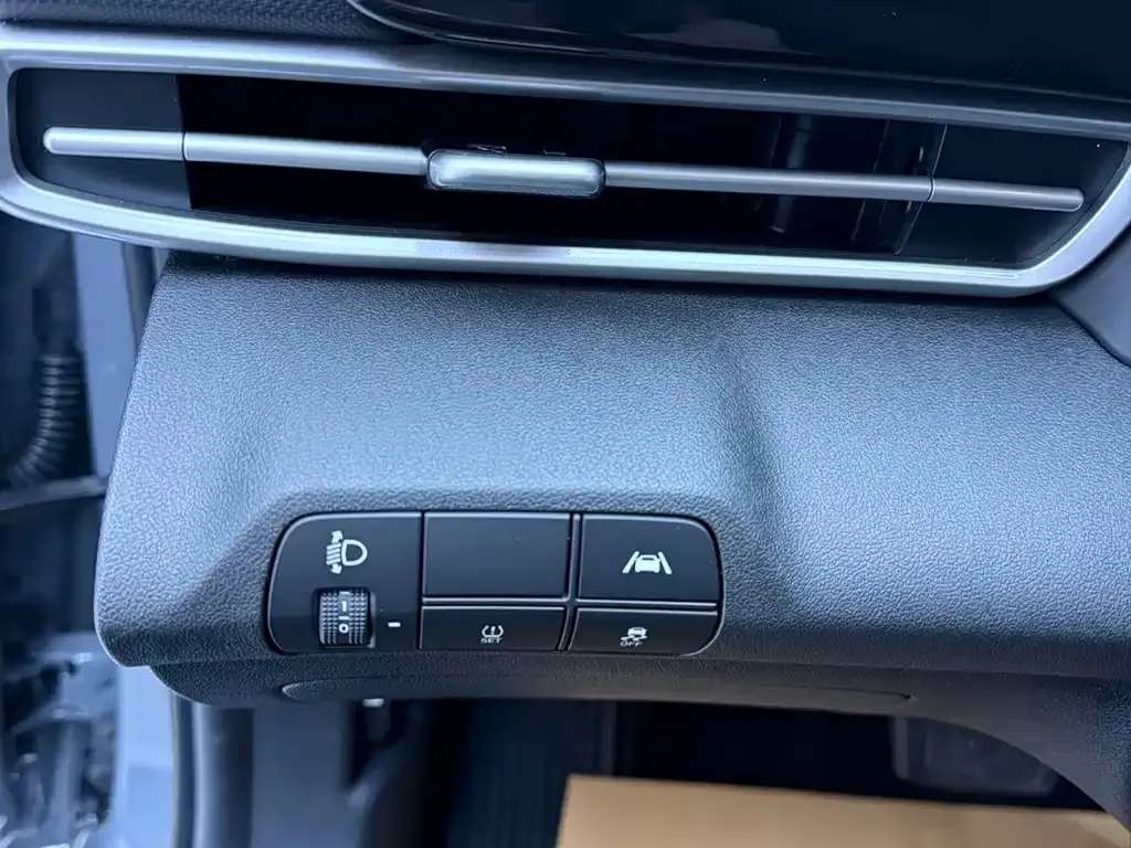 Hyundai Elantra — фото 8