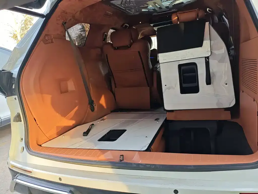 Toyota Sienna — фото 8