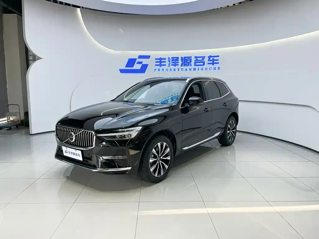 Volvo XC60 — фото 1
