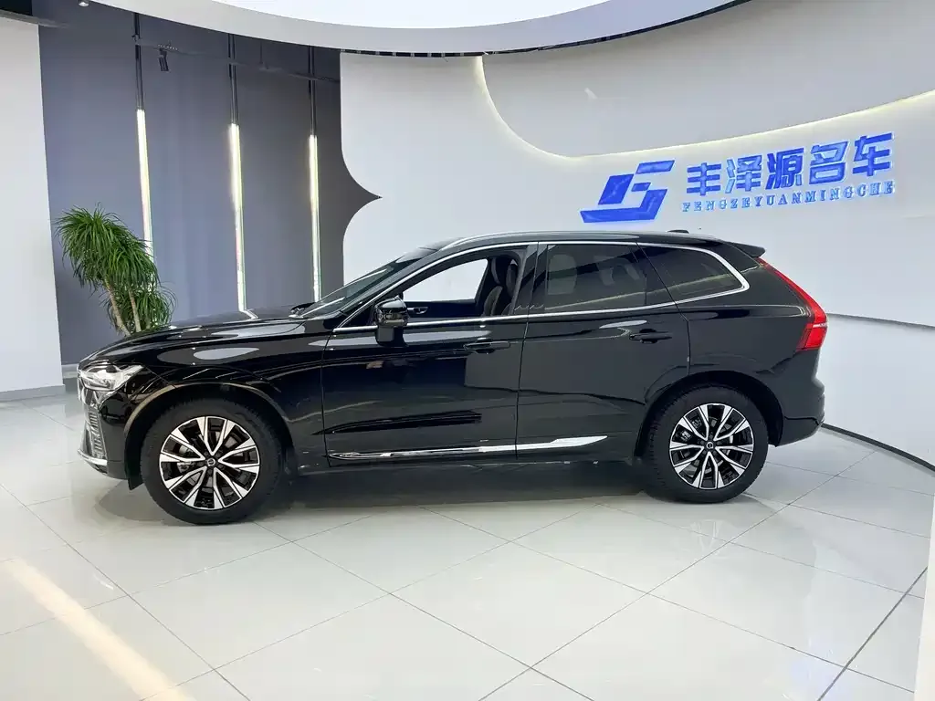 Volvo XC60 — фото 2