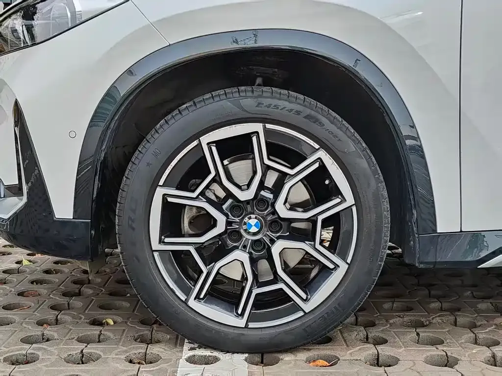 BMW X1 — фото 5