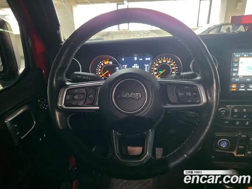 Jeep Wrangler — фото 10