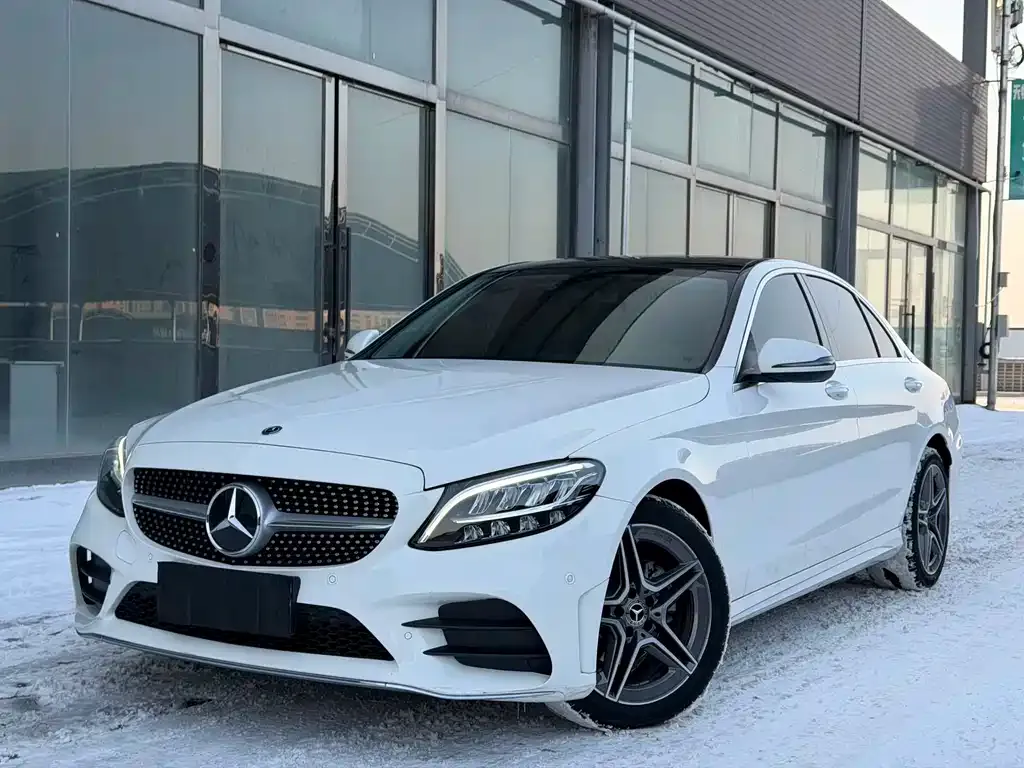 Mercedes-Benz C-Class — фото 1