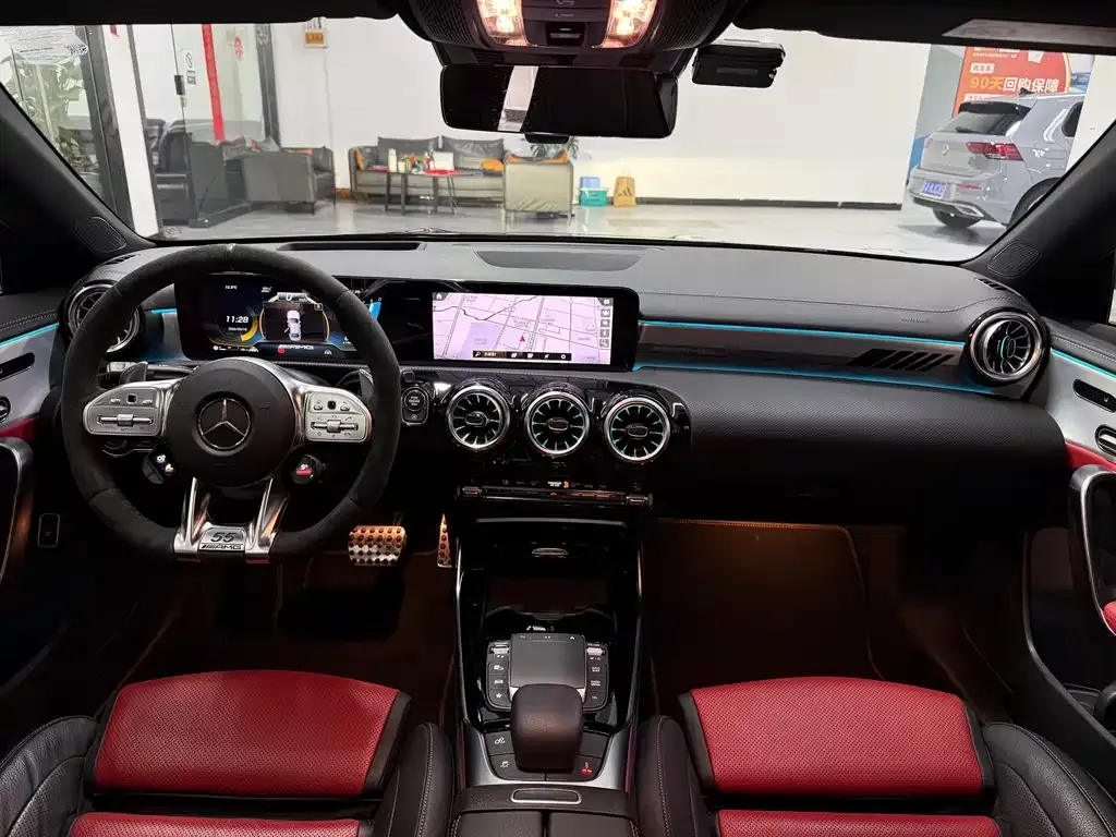 Mercedes-Benz CLA AMG — фото 10