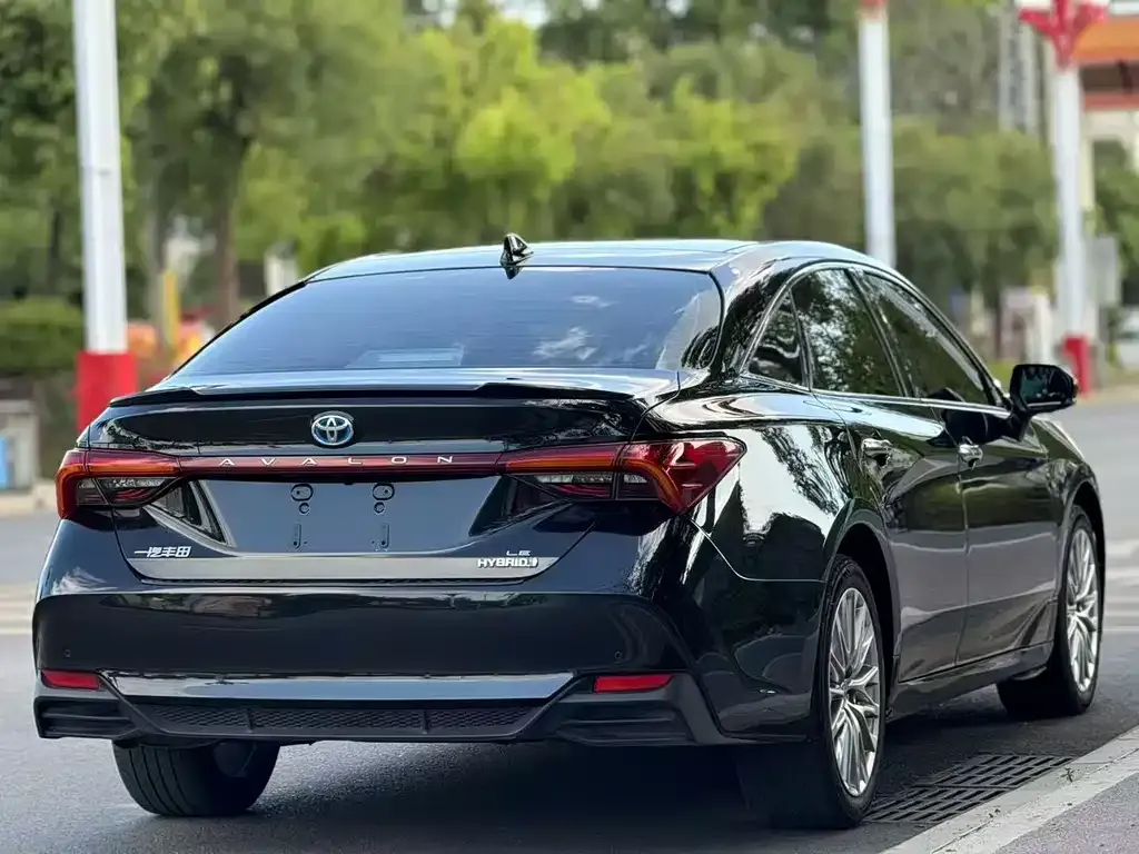 Toyota Avalon — фото 2