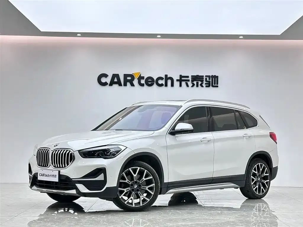 BMW X1 — фото 1