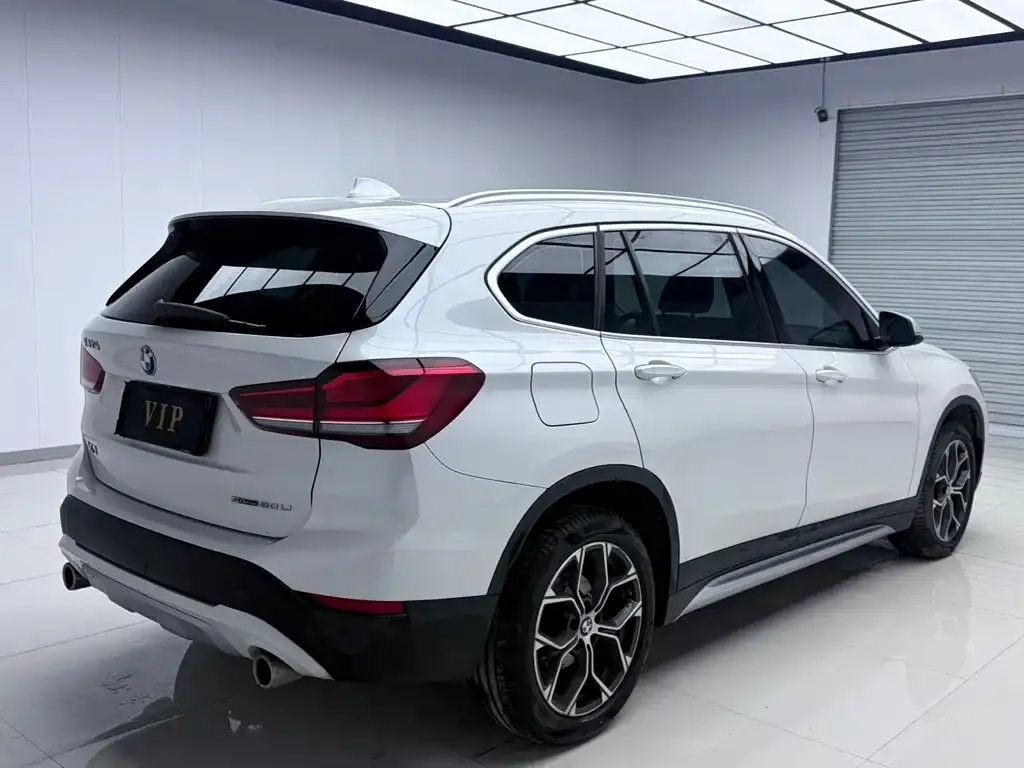 BMW X1 — фото 8
